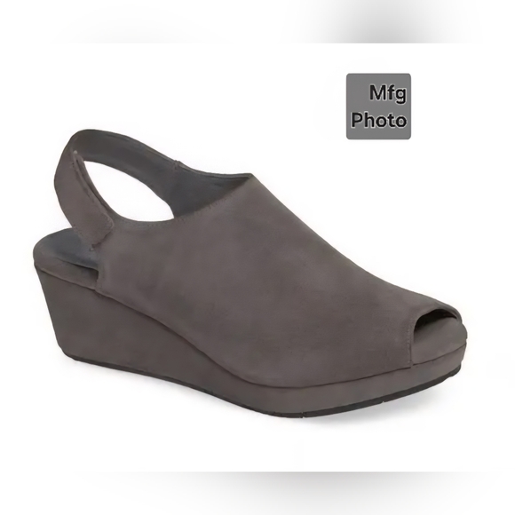 Chocolat Blu Shoes - Chocolat Blu Yana Suede Wedge Sandals, Womens 7